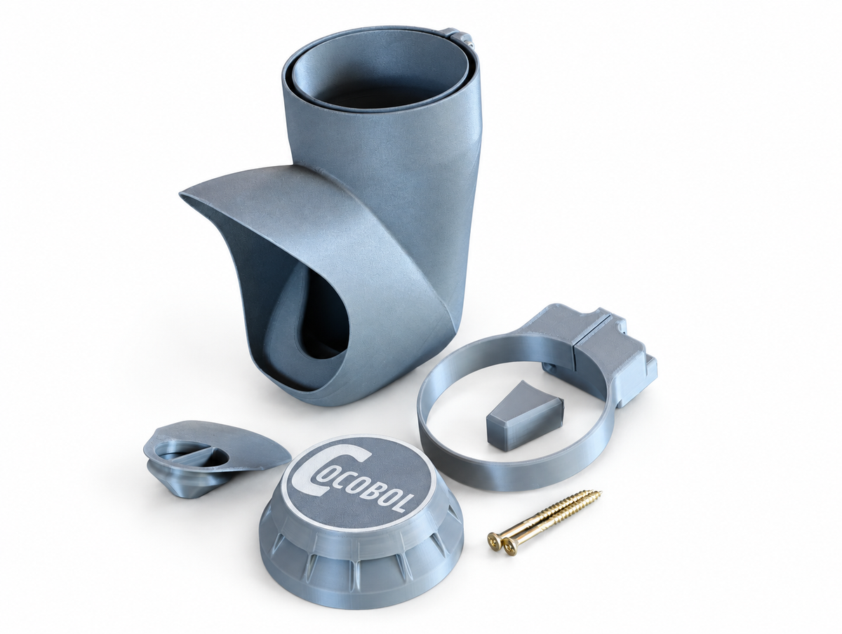 Kit mangeoire Cocobol pour tube PVC Ø100 sans segment transparent : bouche, couvercle, bouchon, fixation murale et vis. Tube non inclus.